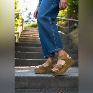 BRYR Gigi Clogs in Seaweed | Size 6